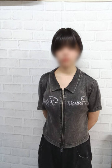 肳